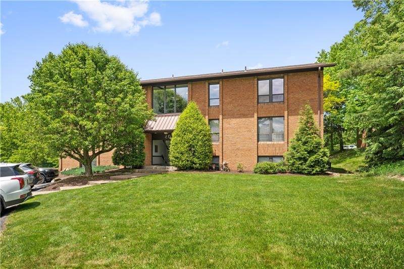 200 Commerce Dr - Photo 1