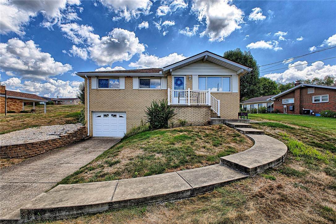 557 Hemlock - Photo 1