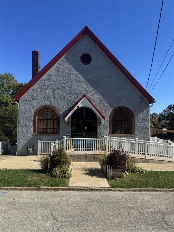 533 Sidney St - Photo 1