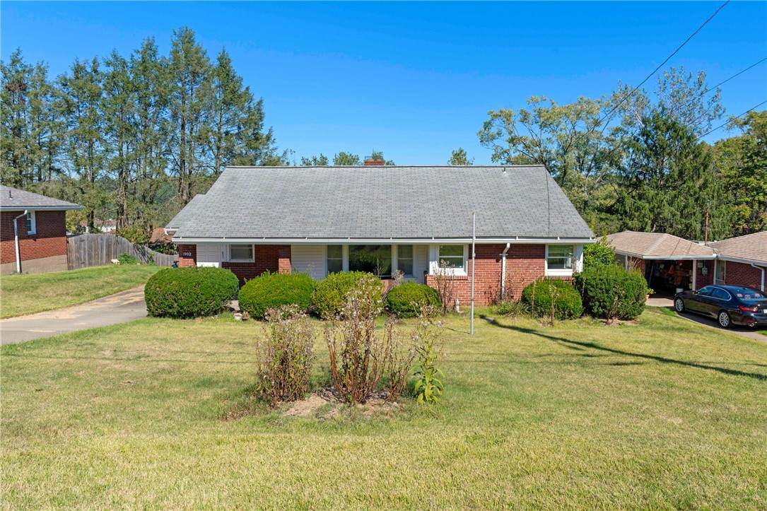 1102 Clydesdale Avenue - Photo 1