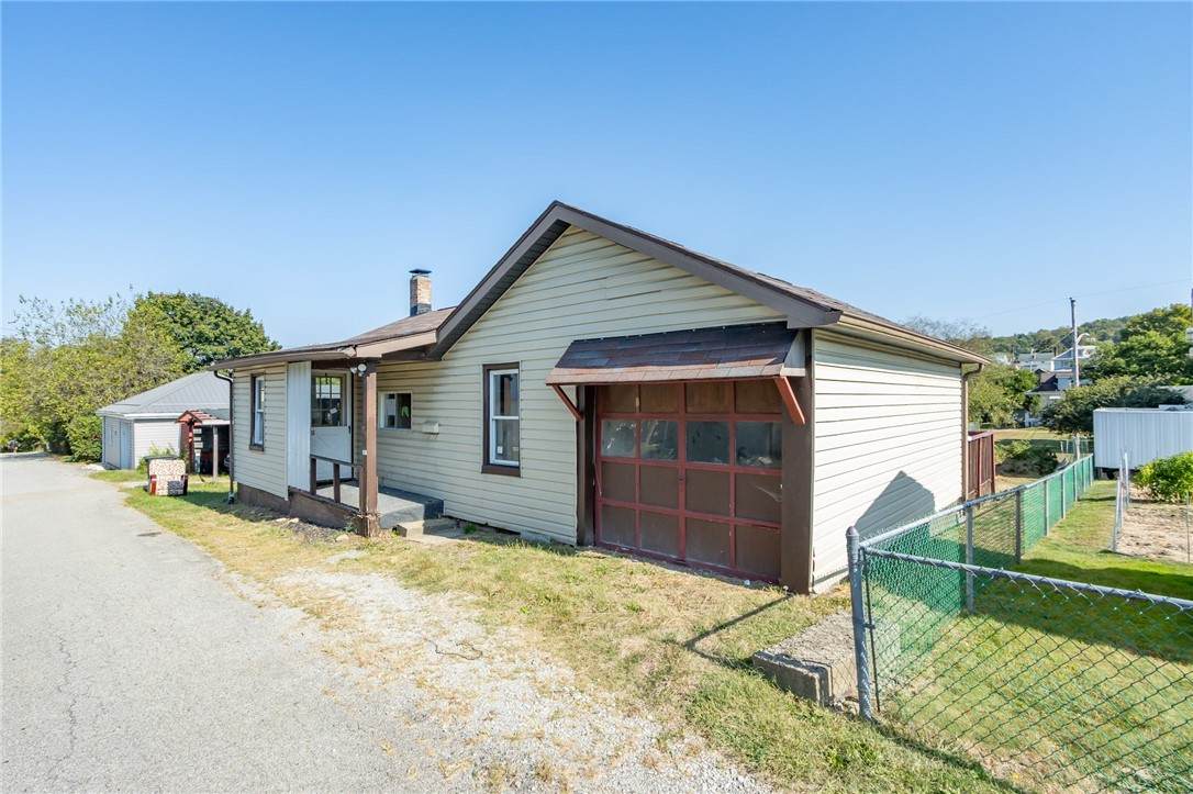 151 Summit Ave - Photo 1