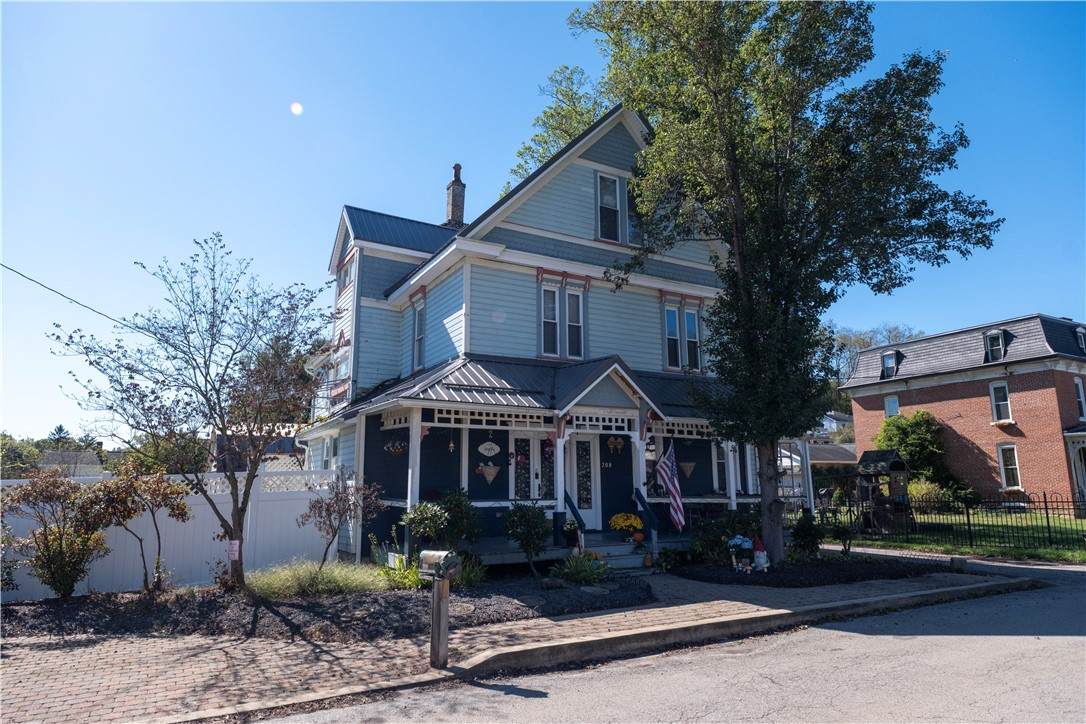 208 Allison St - Photo 1