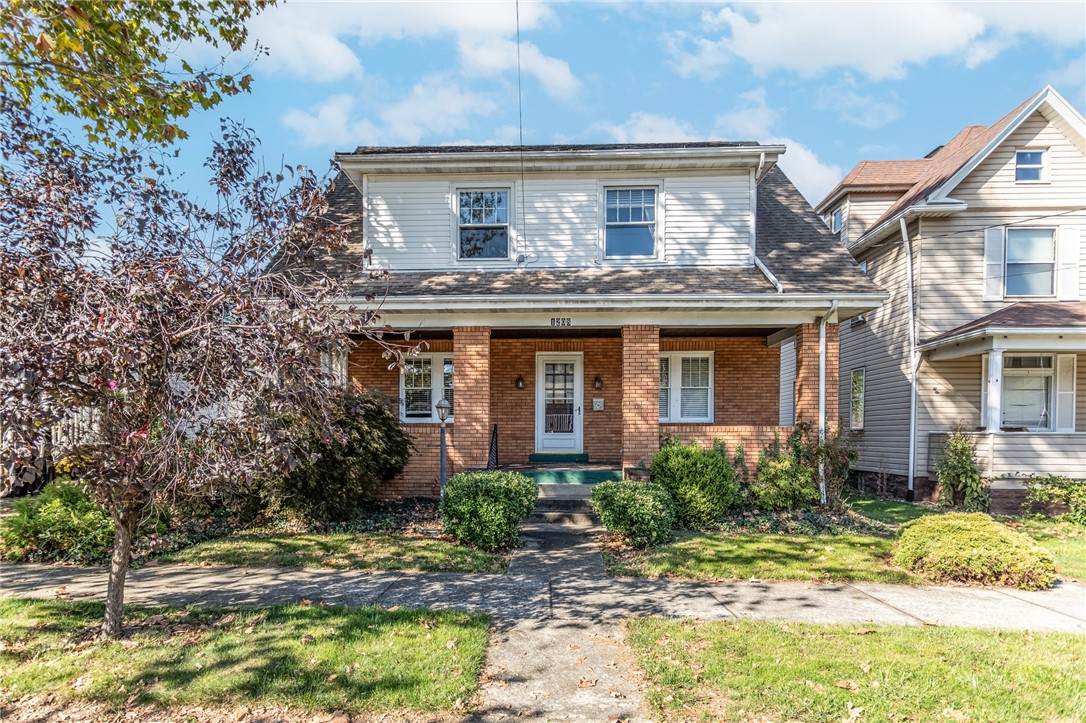 1208 Sycamore St - Photo 1