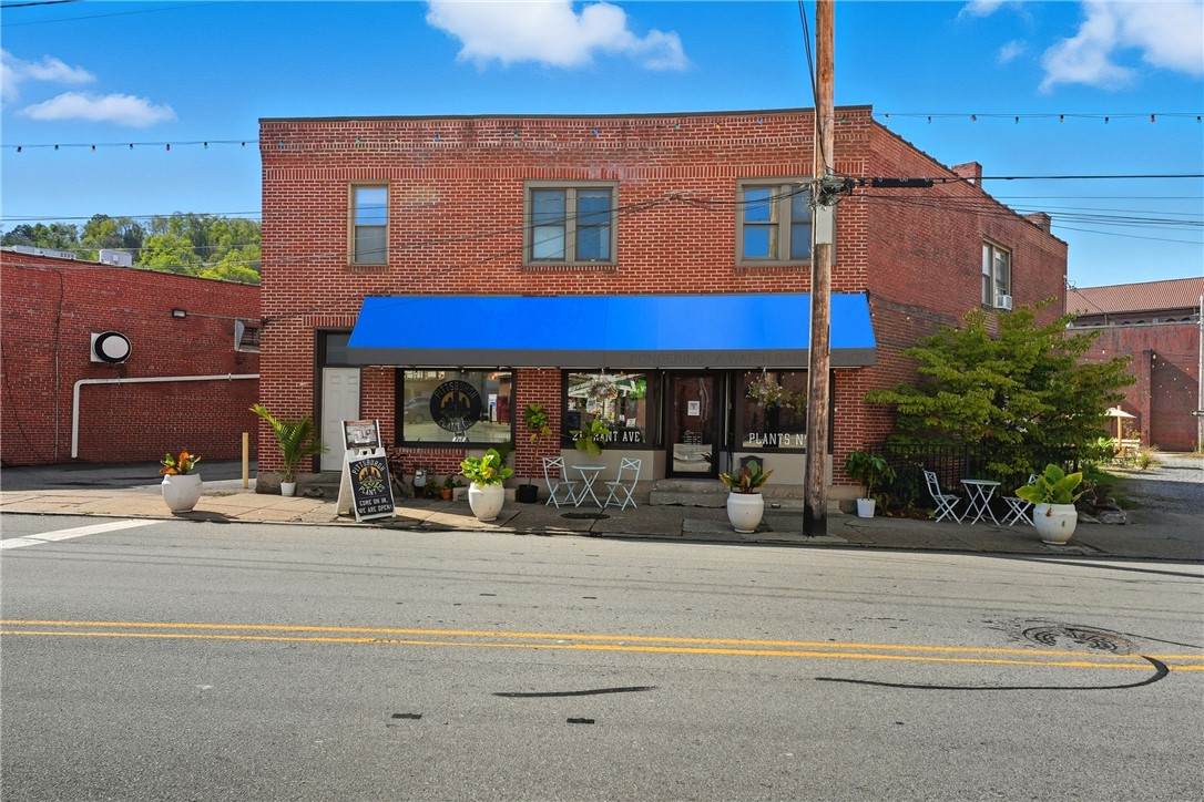 21 Grant Ave - Photo 1