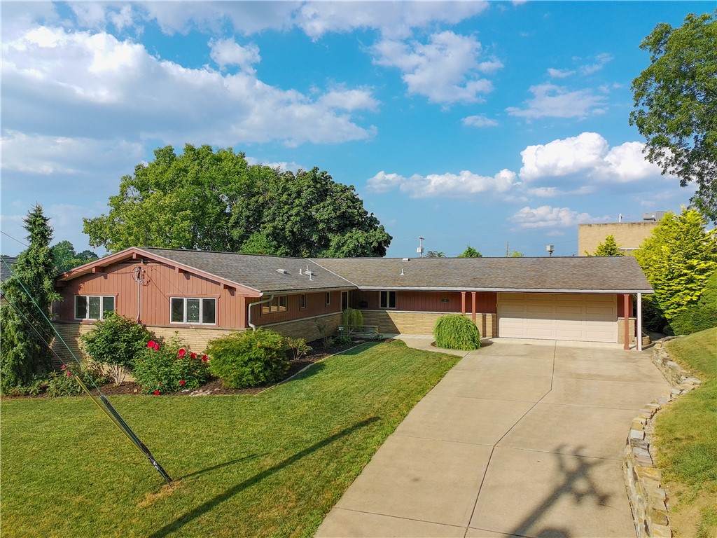 138 Green Dr - Photo 1