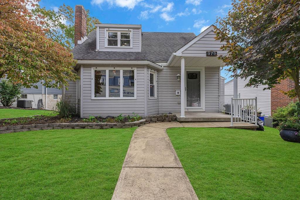 979 7th St - Photo 1