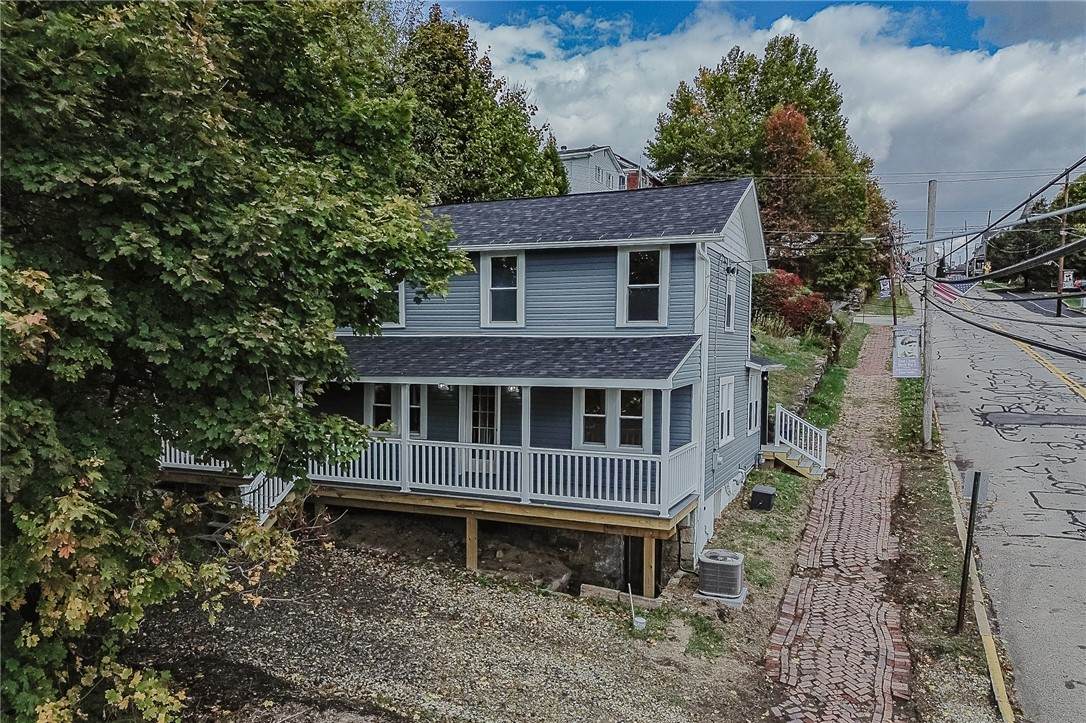 321 Point St - Photo 1