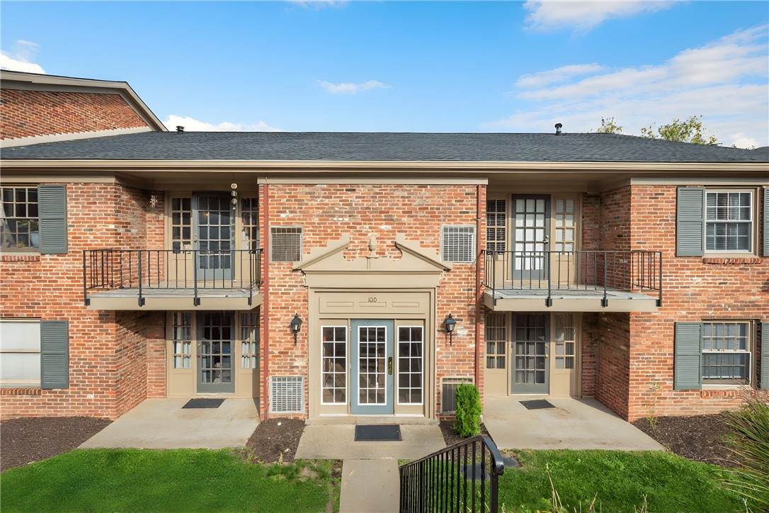 1010 Chatham Park Dr - Photo 1