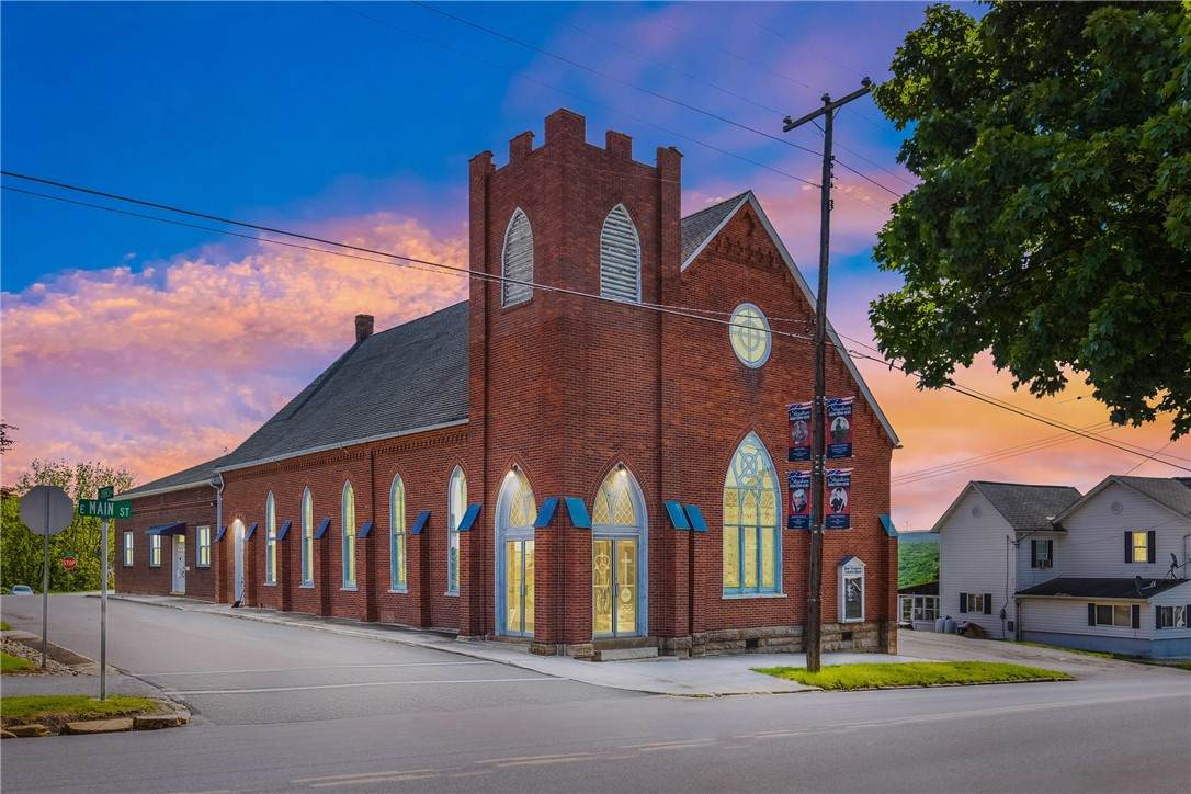 201 Main St - Photo 1