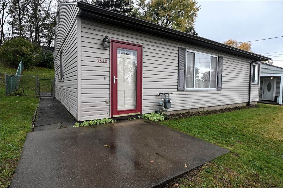 1310 Beverly - Photo 1