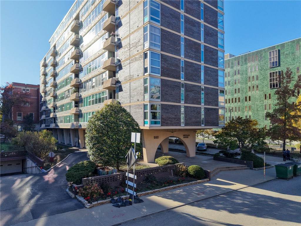 552 Neville St - Photo 1