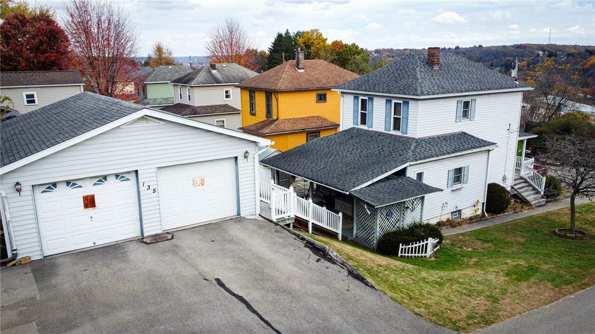 135 Colleen St - Photo 1