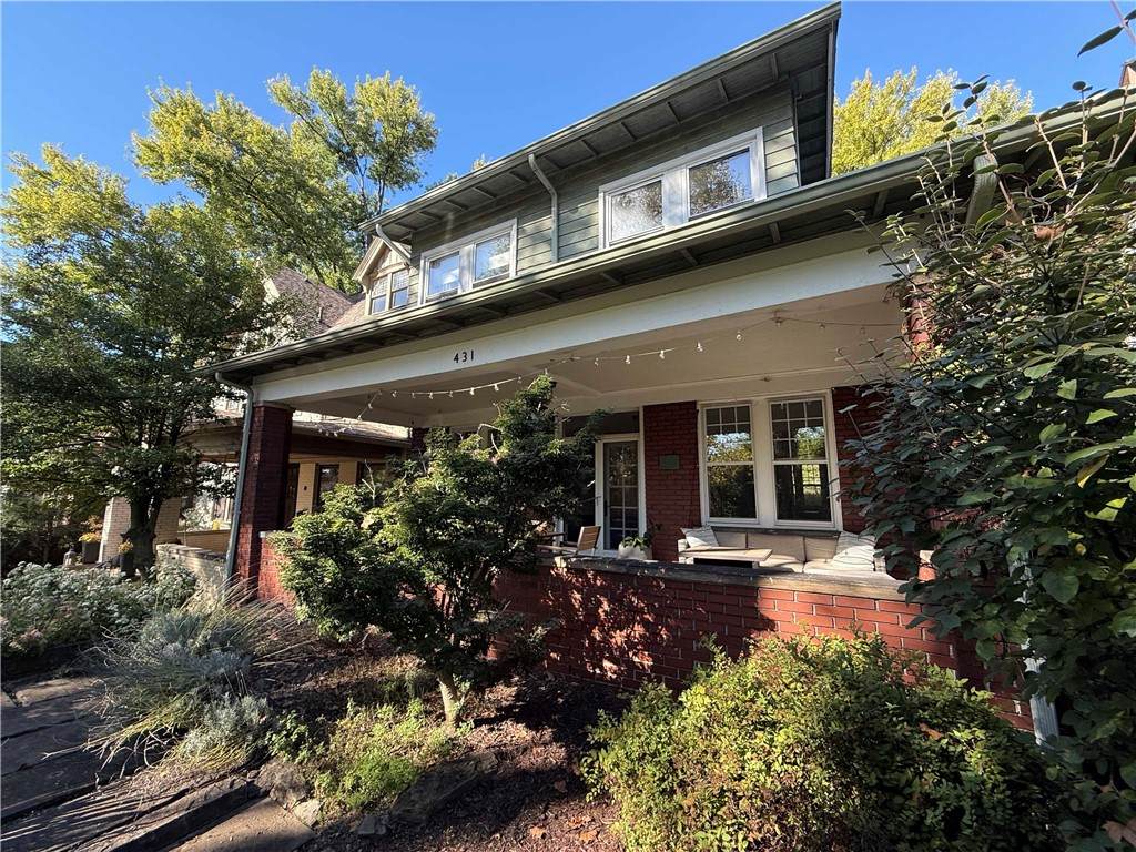 431 Locust St - Photo 1