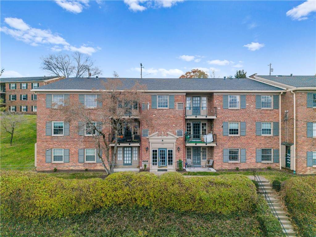 1060 Chatham Park Drive - Photo 1