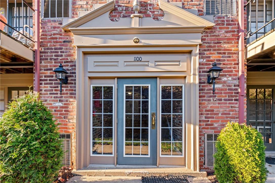 1100 Chatham Park Dr - Photo 1