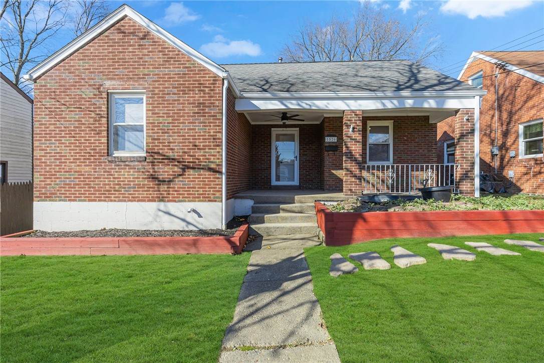 1526 Elgin St - Photo 1