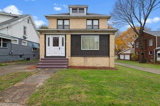 1611 Roemer Blvd - Photo 1