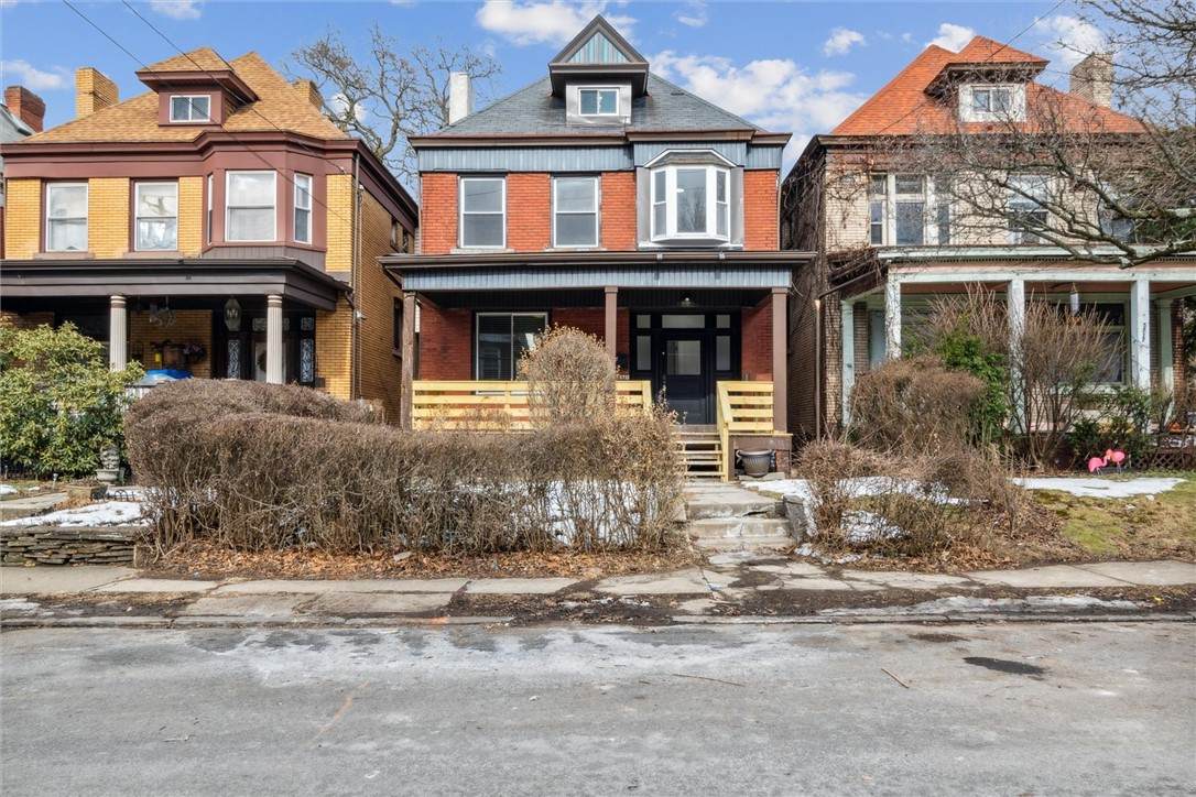 5715 Wellesley Ave - Photo 1