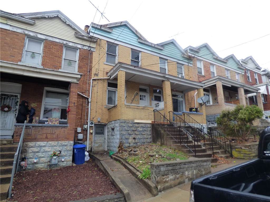 320 Lorenz Ave - Photo 1