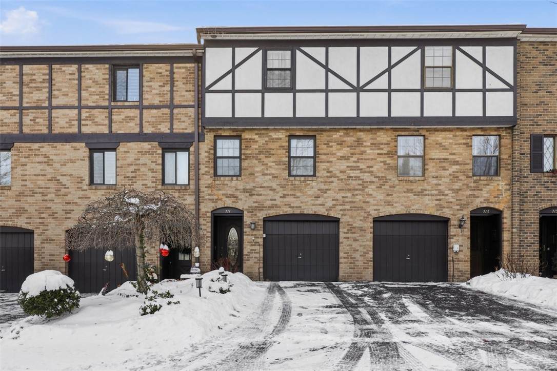 711 Newton Square - Photo 1