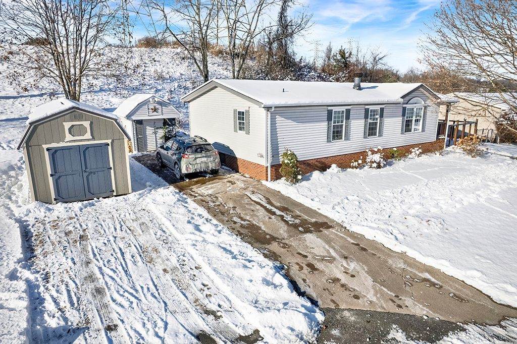 123 Laura Ln - Photo 1