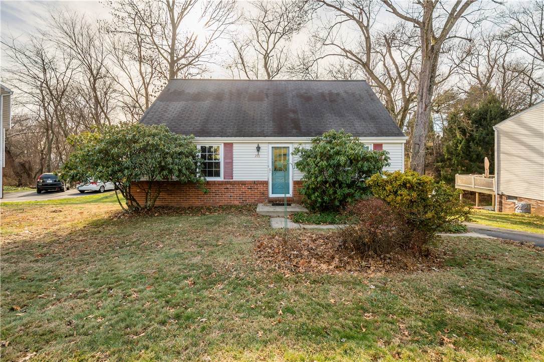 201 Kenney Dr - Photo 1