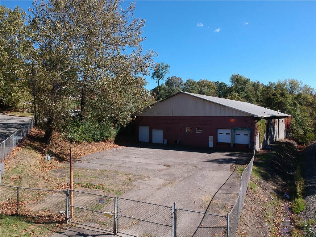 120 E Penn St - Photo 1