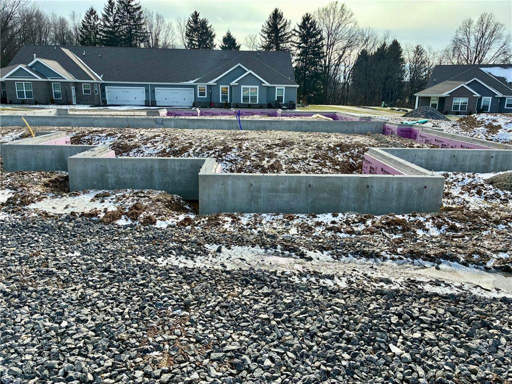 138 Independence Drive - Photo 1