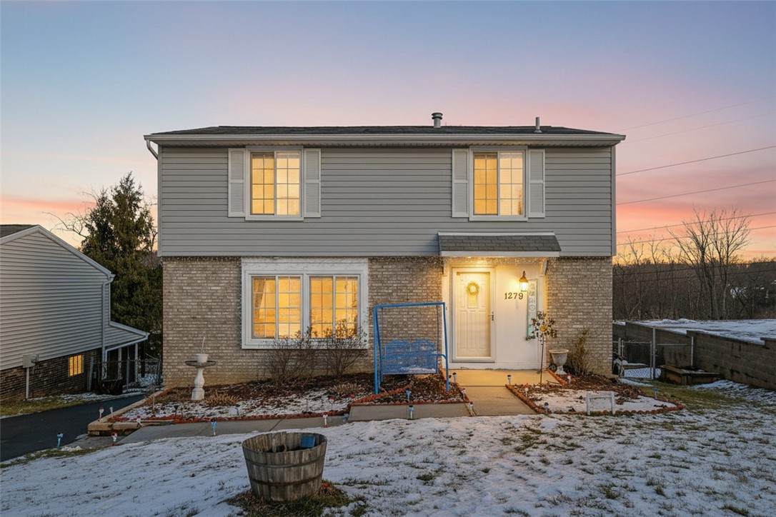 1279 Armstrong Dr - Photo 1