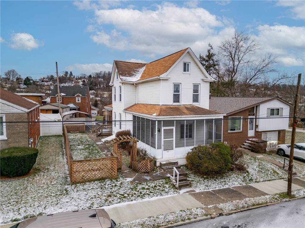 912 Waddell Ave - Photo 1