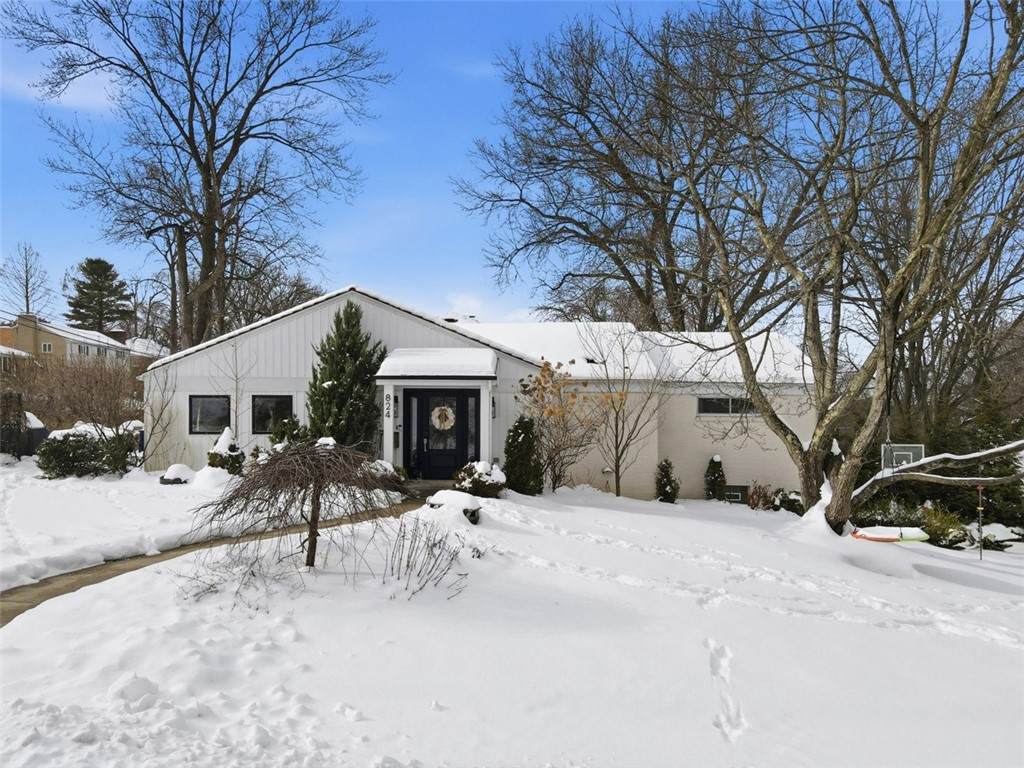 824 Foxland Dr - Photo 1