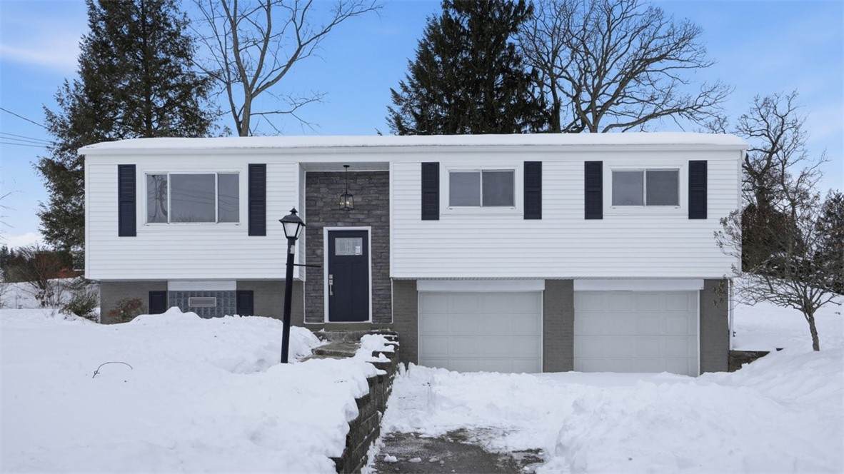 221 Bainbridge Drive - Photo 1