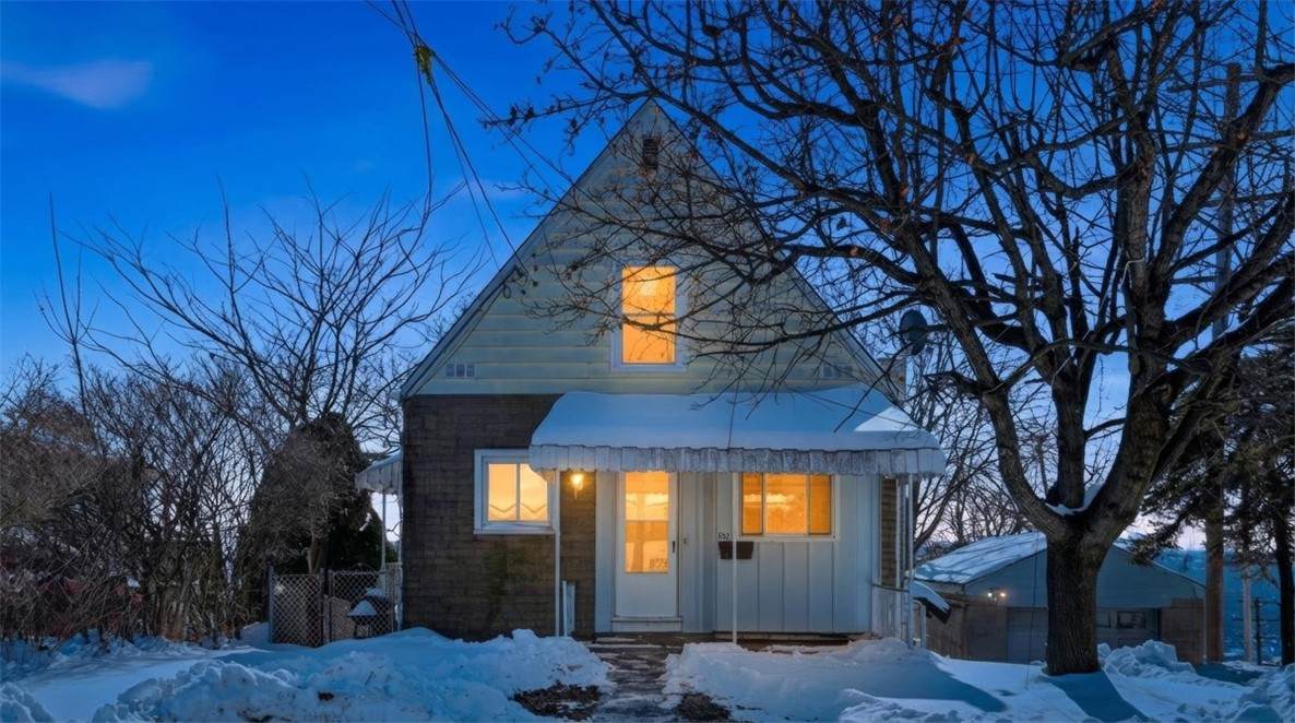 652 Riverview Dr - Photo 1