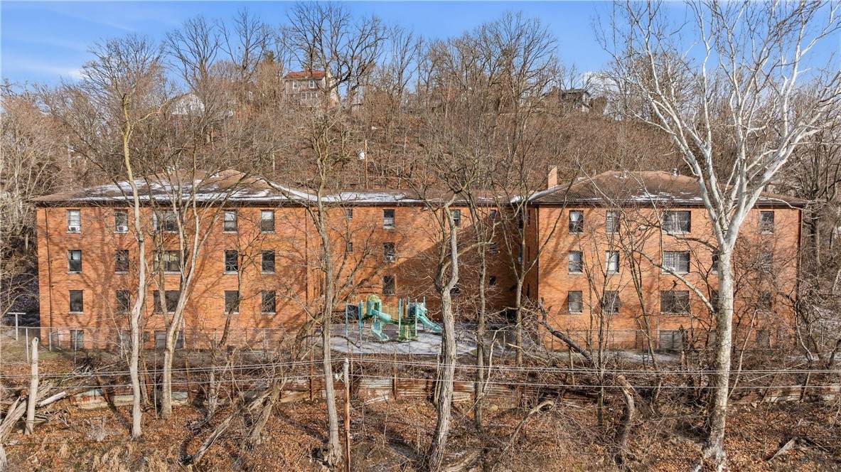 111-121 Locust Street - Photo 1