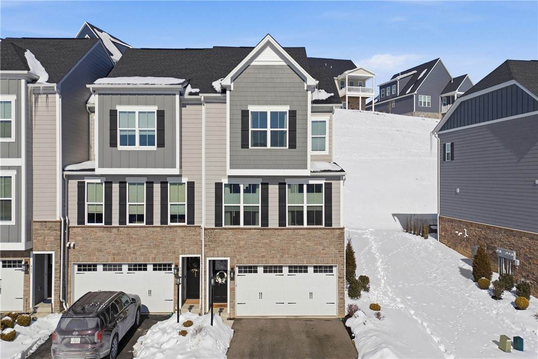 401 Spruce Lane - Photo 1