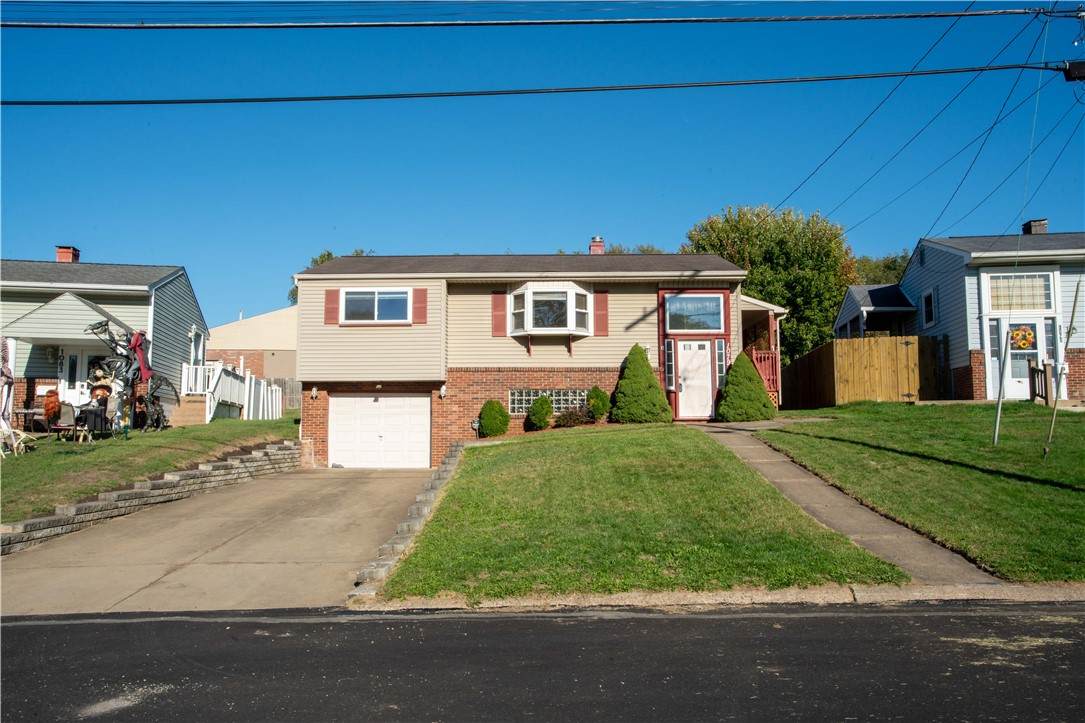 1079 Catherine Dr - Photo 1