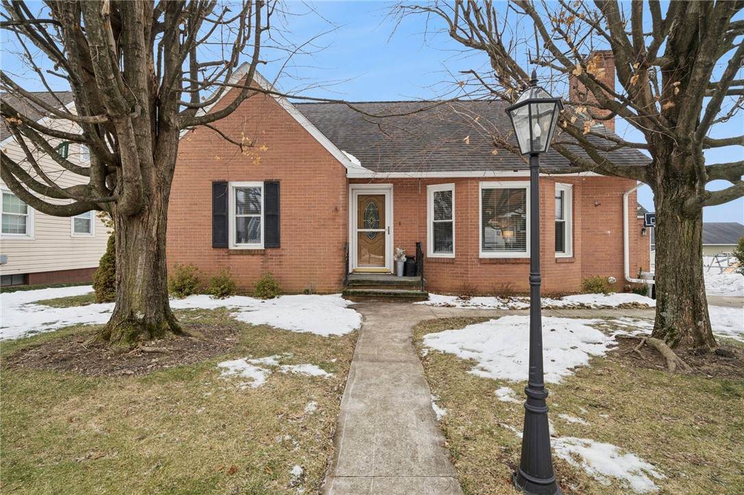 2527 Raymond Avenue - Photo 1