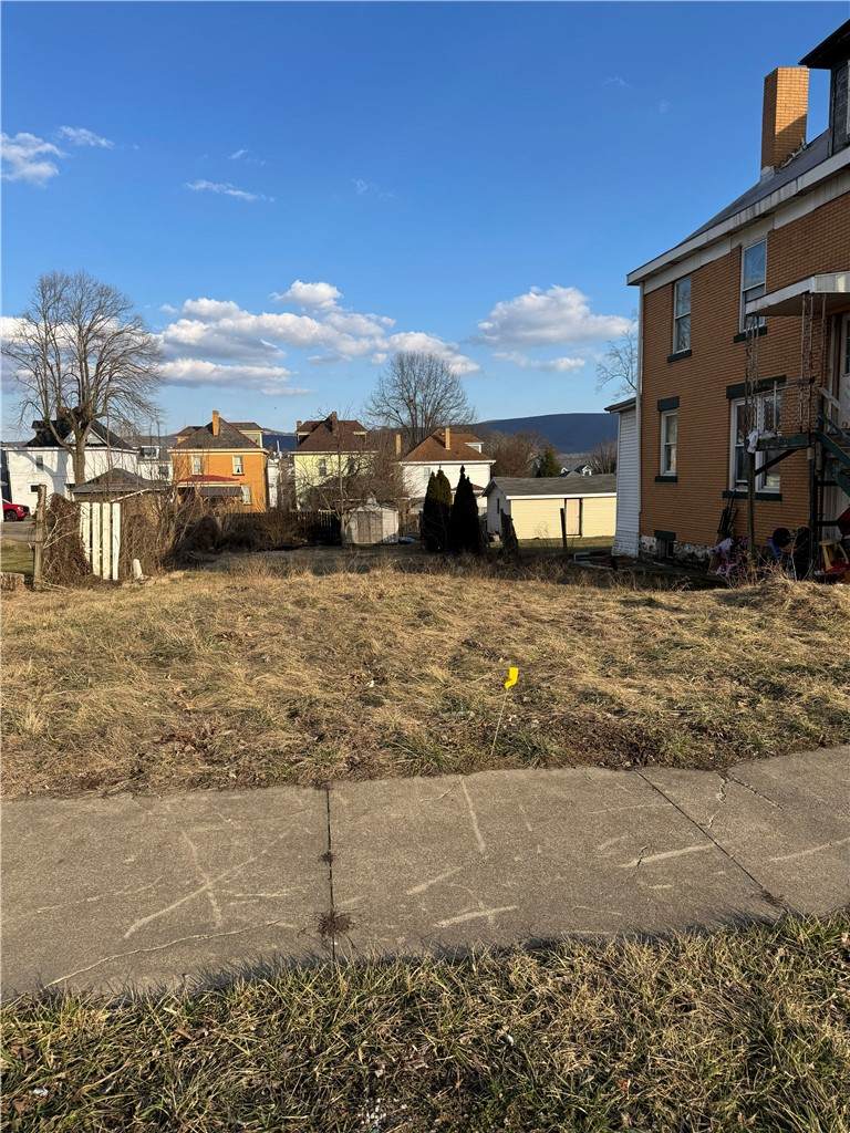 65 Lawn Ave - Photo 1