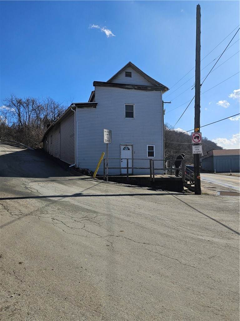https://bt-photos.global.ssl.fastly.net/pittsburgh/orig_boomver_1_1743879-2.jpg