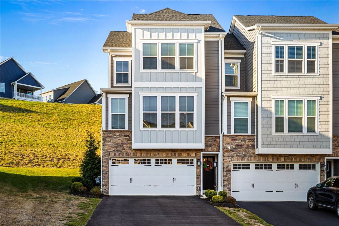 207 Spruce Lane - Photo 1