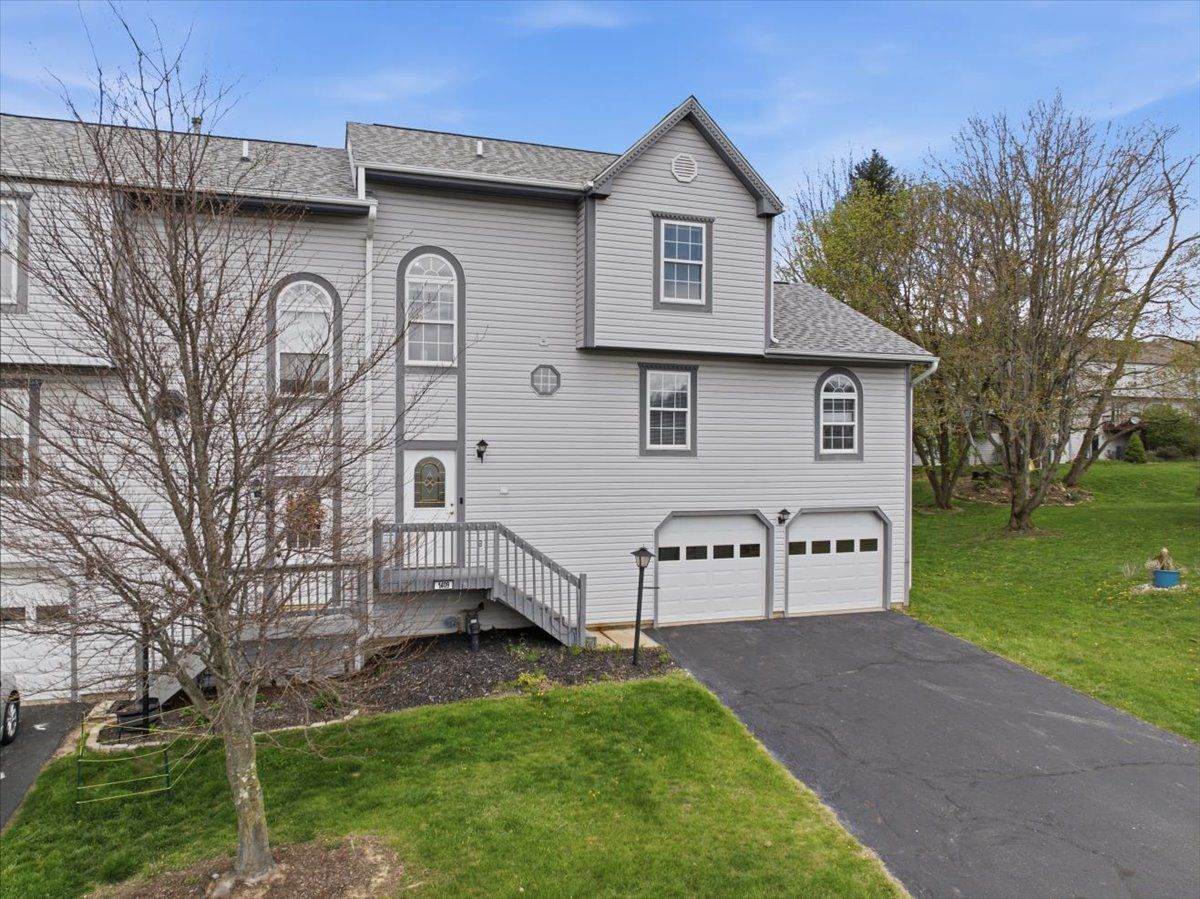 1409 Lexington - Photo 1