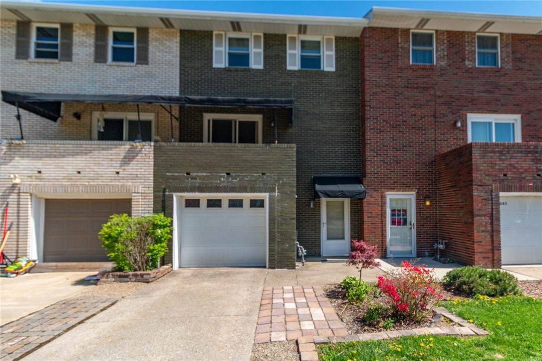 1087 Cranston Dr - Photo 1