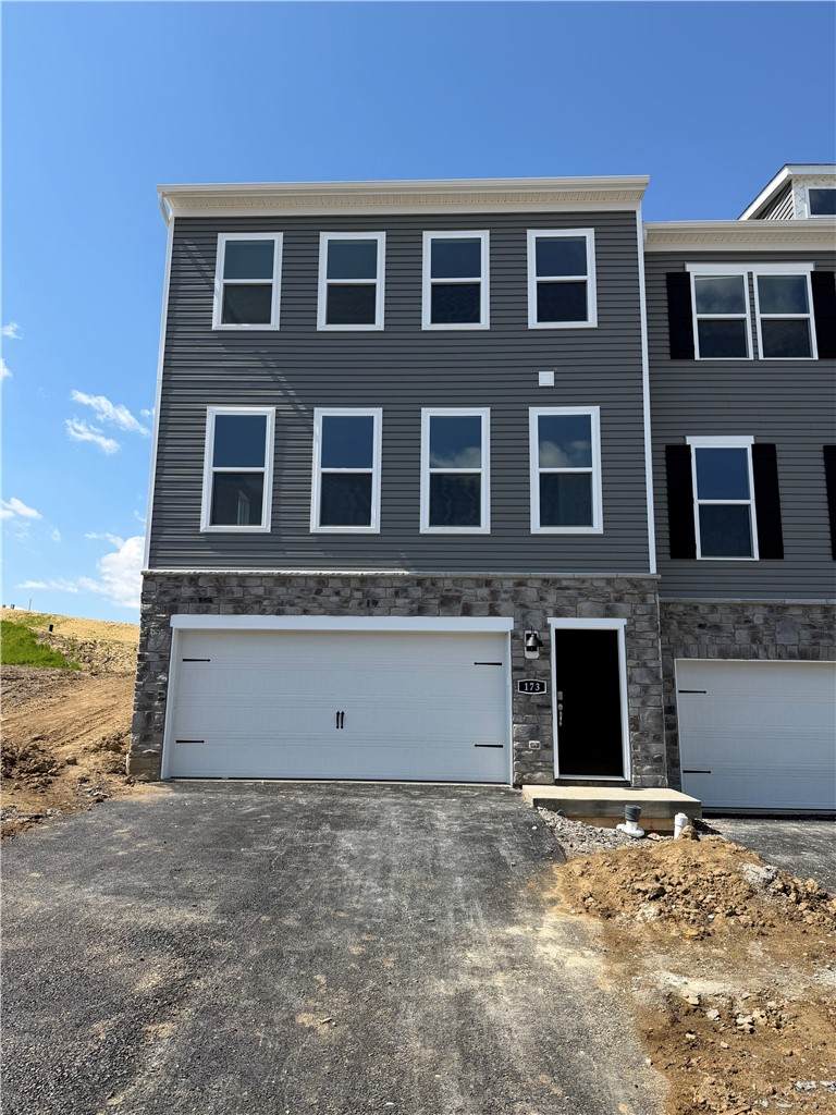 173 Laurel Hills Dr - Photo 1
