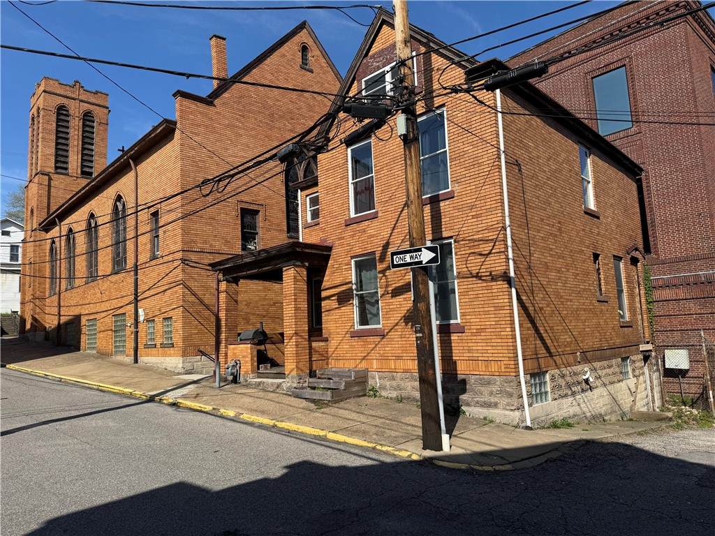 https://bt-photos.global.ssl.fastly.net/pittsburgh/orig_boomver_1_1749892-2.jpg