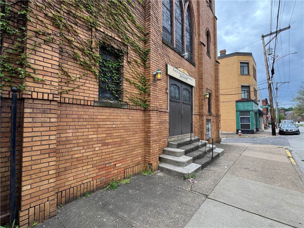 https://bt-photos.global.ssl.fastly.net/pittsburgh/orig_boomver_1_1749892-2.jpg