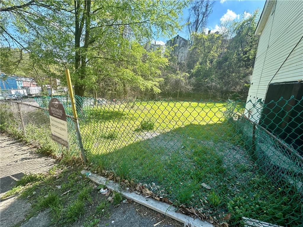 000 Mcclure Ave - Photo 1
