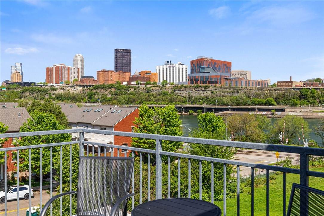 https://bt-photos.global.ssl.fastly.net/pittsburgh/orig_boomver_1_1750866-2.jpg