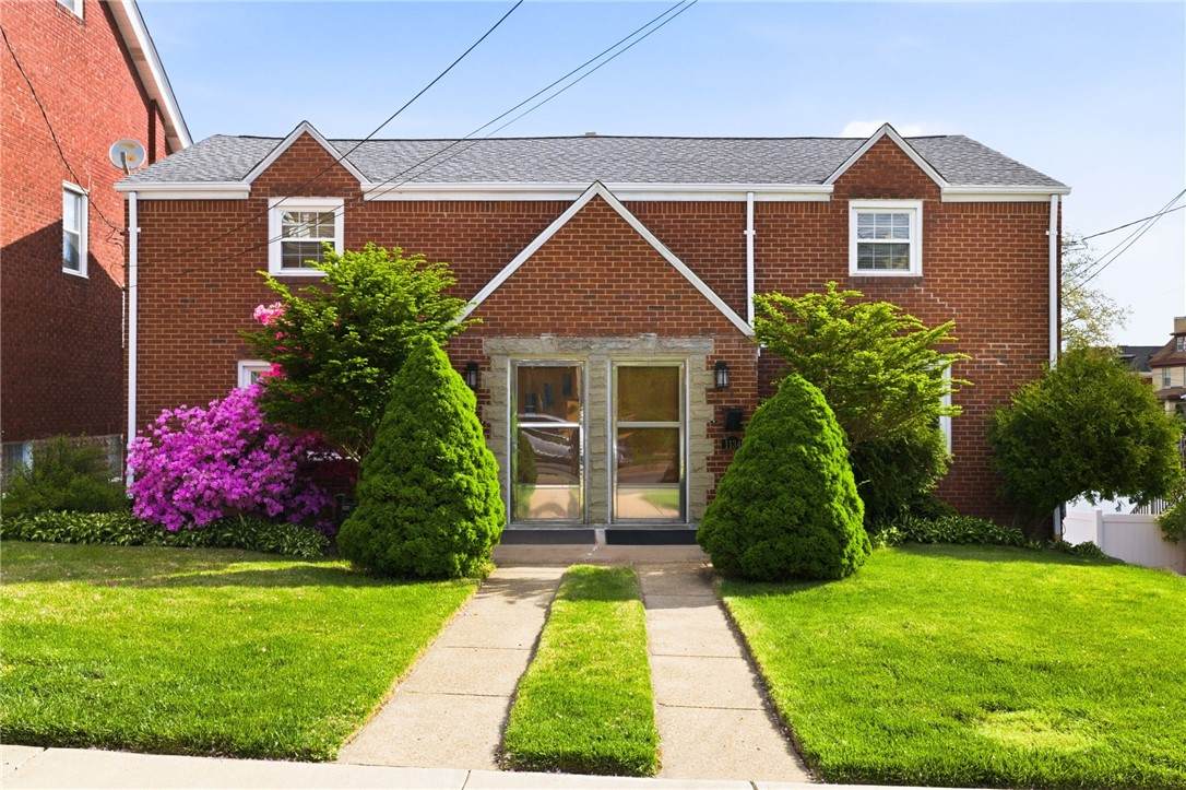 1136 Peermont Ave - Photo 1