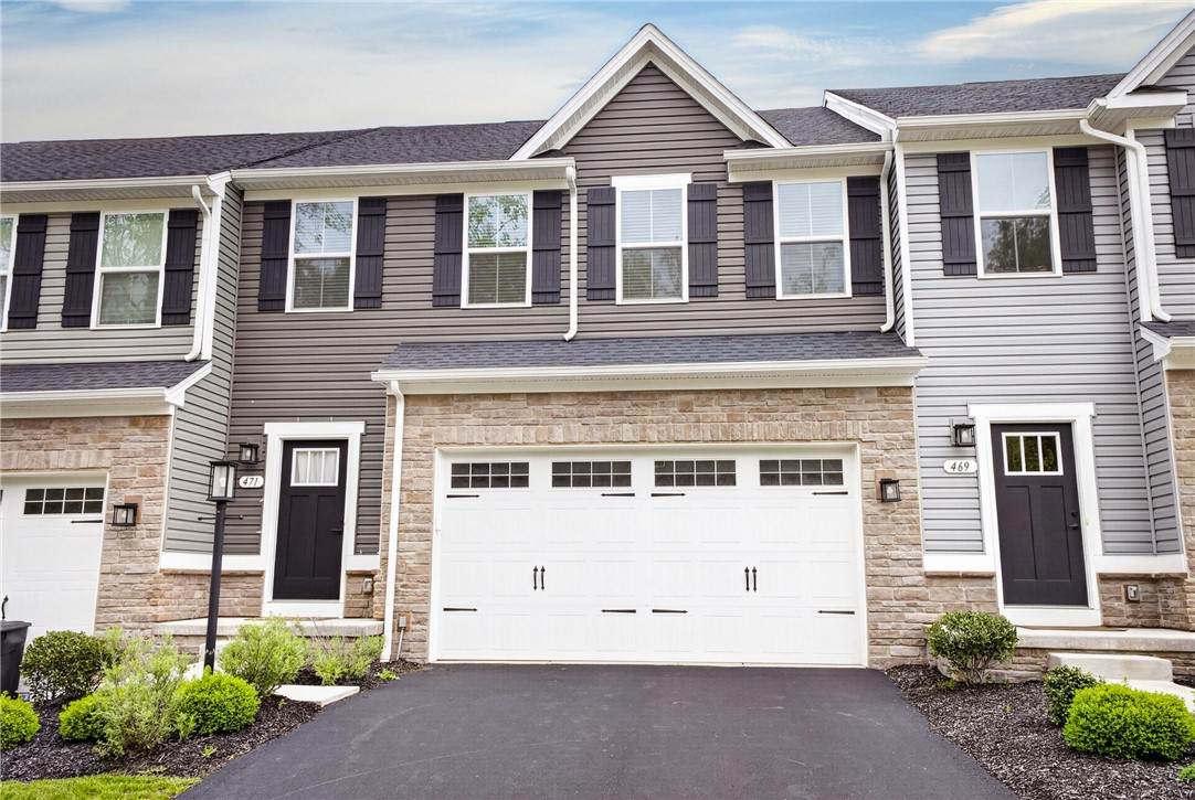 471 Dogwood Ln - Photo 1
