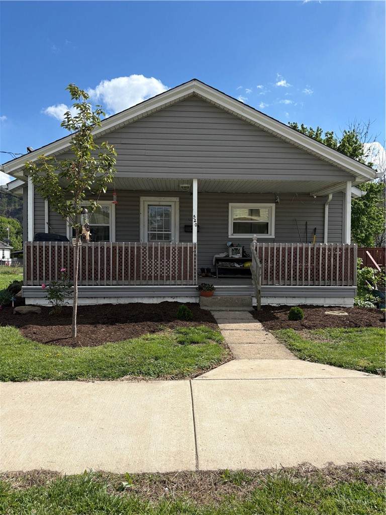 520 Grant St - Photo 1